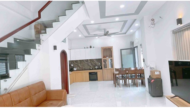 Bán nhà LÔ GÓC 2 mặt HẺM XE TẢI 50m2_5.3x10m Gần Vạn Phúc city Hiệp Bình Phước Thủ Đức Chỉ 6,25 tỷ.